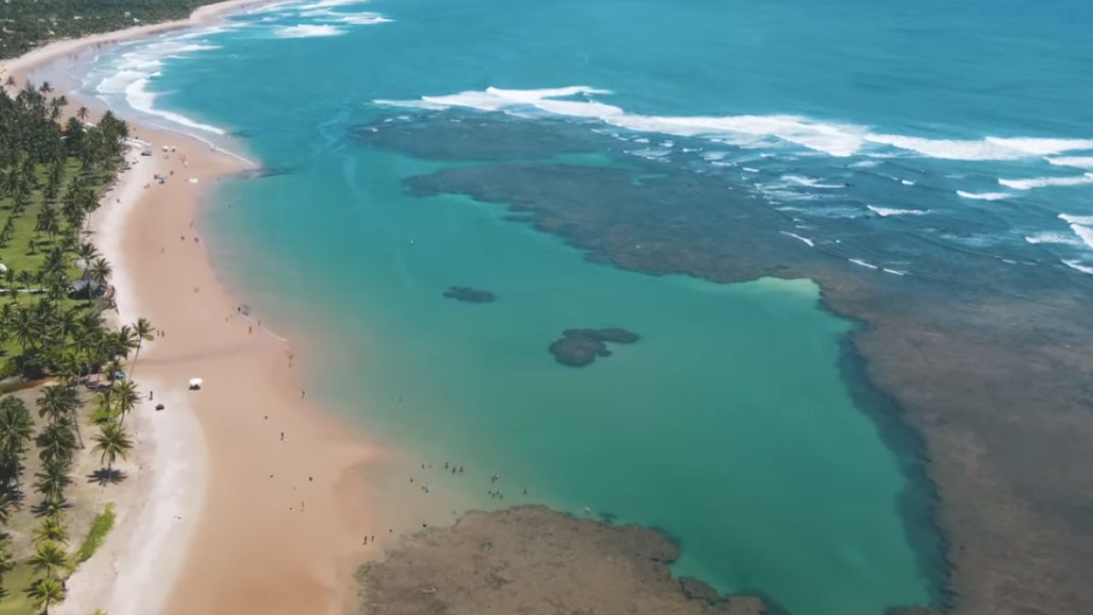 O lugar impressiona por sua conservação e belezas naturais, mesmo estando sempre lotada de turistas