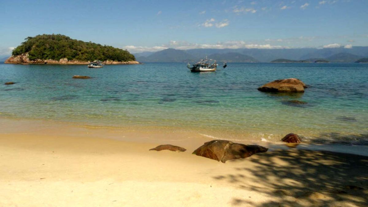 Essa praia está se tornando um dos principais destinos dos brasileiros para as festividades de final de ano