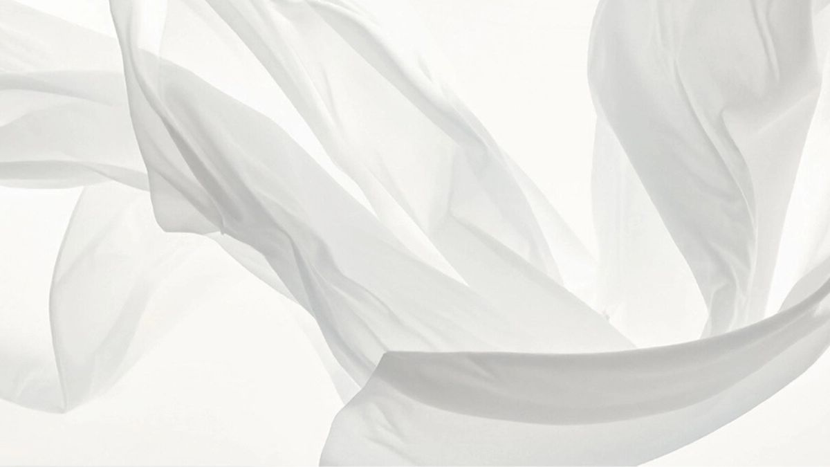 Cloud Dancer, um branco suave e etéreo, reflete o desejo coletivo por calma, simplicidade e novas formas de viver.