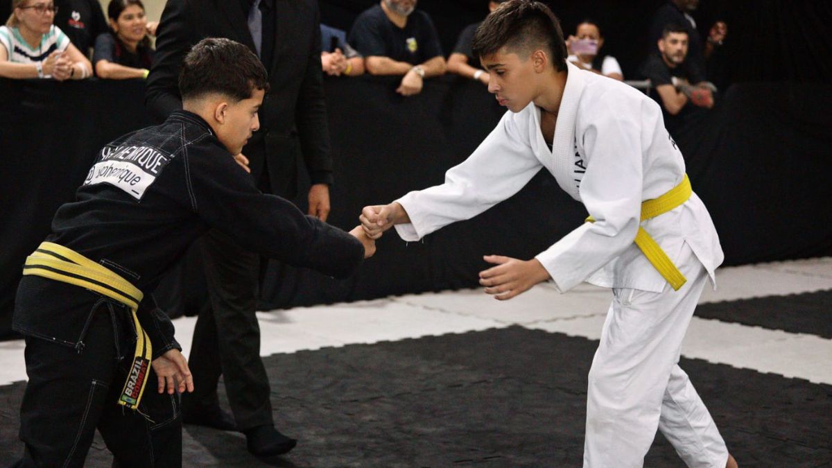 Competição reuniu atletas de várias idades; guarujaense brilhou na categoria Masculino/Infantil.