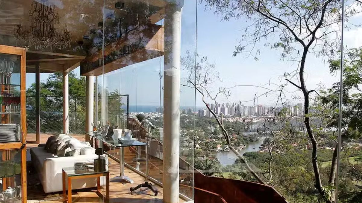 Residência estilo "Casa na Árvore" de ator da Globo, avaliada em R$ 4 milhões, é marco arquitetônico