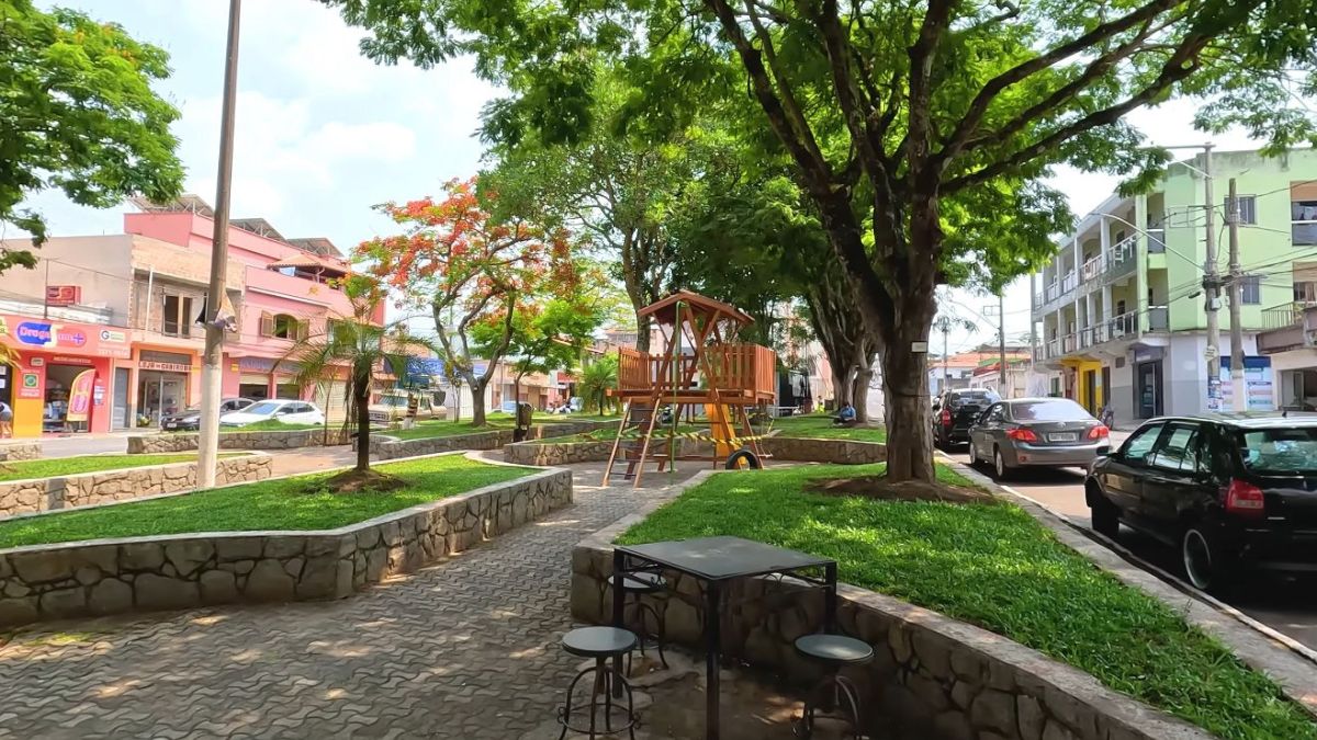 Santa Cruz de Minas é oficialmente o menor município do Brasil em área territorial total