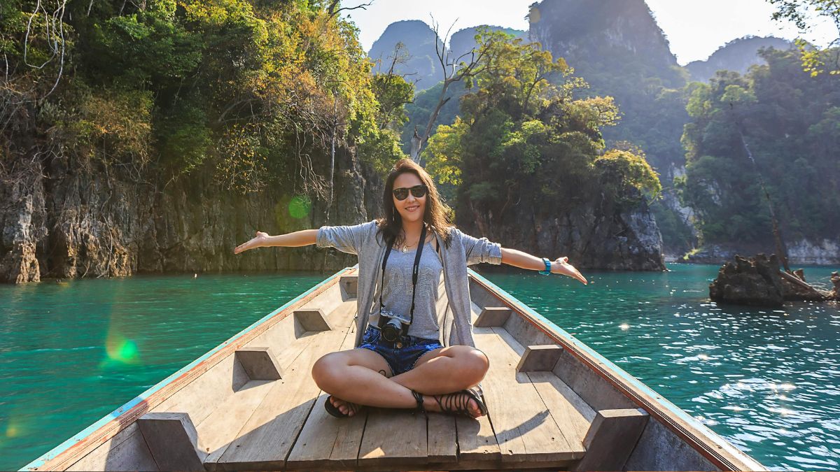 Diárias no Rio e aumento de buscas por regiões litorâneas marcam a alta temporada de 2026.