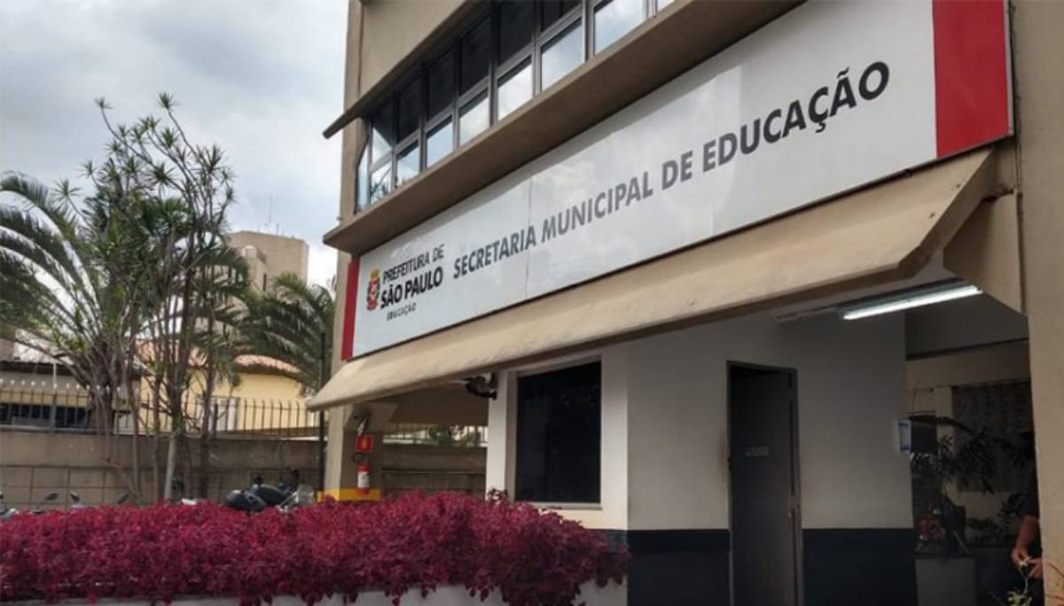 O processo seletivo visa suprir a demanda em diversas especialidades e unidades educacionais da rede municipal