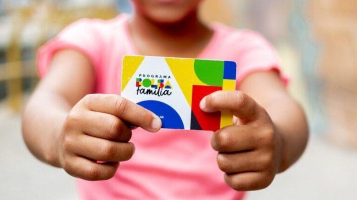 Atualmente, o programa atende famílias com renda por pessoa de até R$ 218