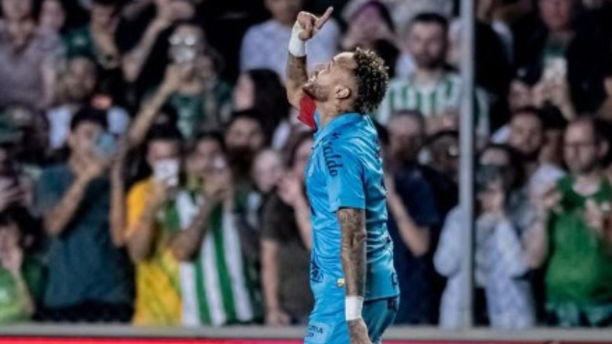 O atacante Neymar Jr. foi o responsável pelo hat-trick da noite aos 58, 65 e aos 73 minutos de partida