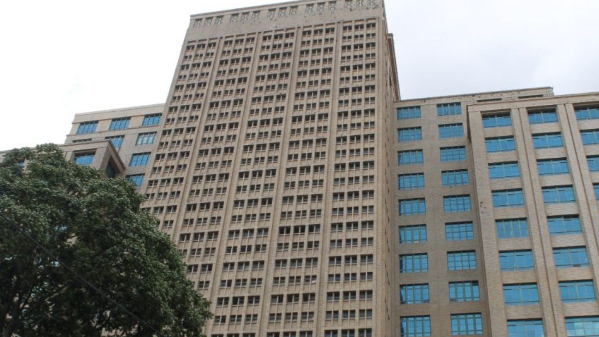 Ao todo, são 200 vagas para profissionais com ensino superior em qualquer área de formação.