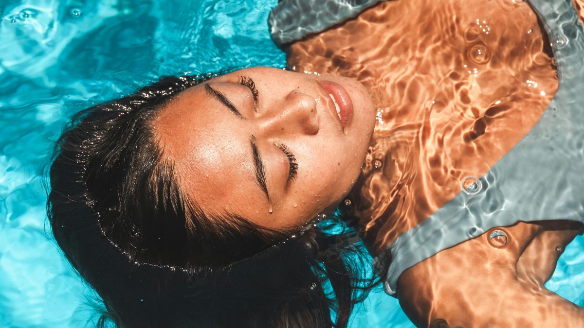 A falta de reaplicação do protetor solar como principal causa de queimaduras graves no verão