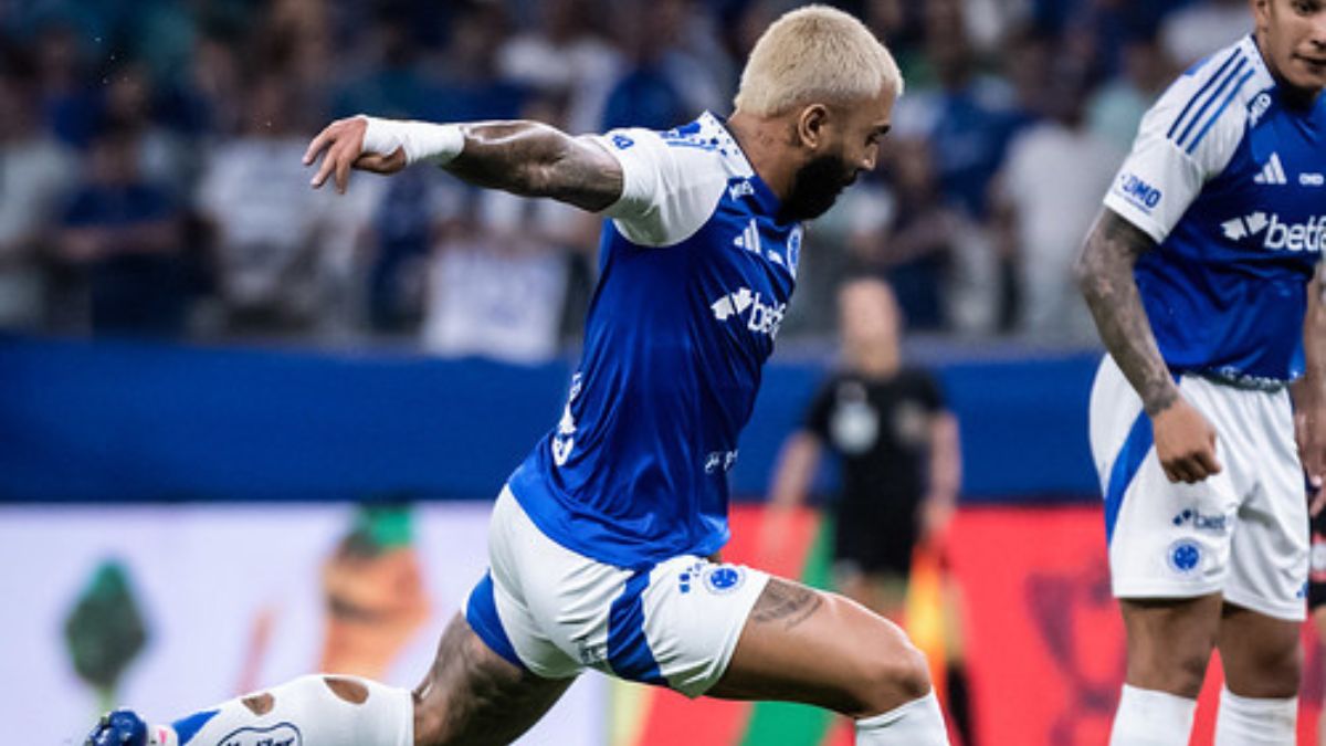 O Cruzeiro volta a enfrentar o time do Corinthians neste domingo (14)