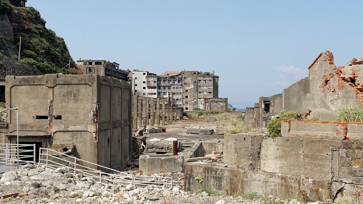Entenda por que cinco mil pessoas viviam confinadas em um pequeno rochedo no oceano