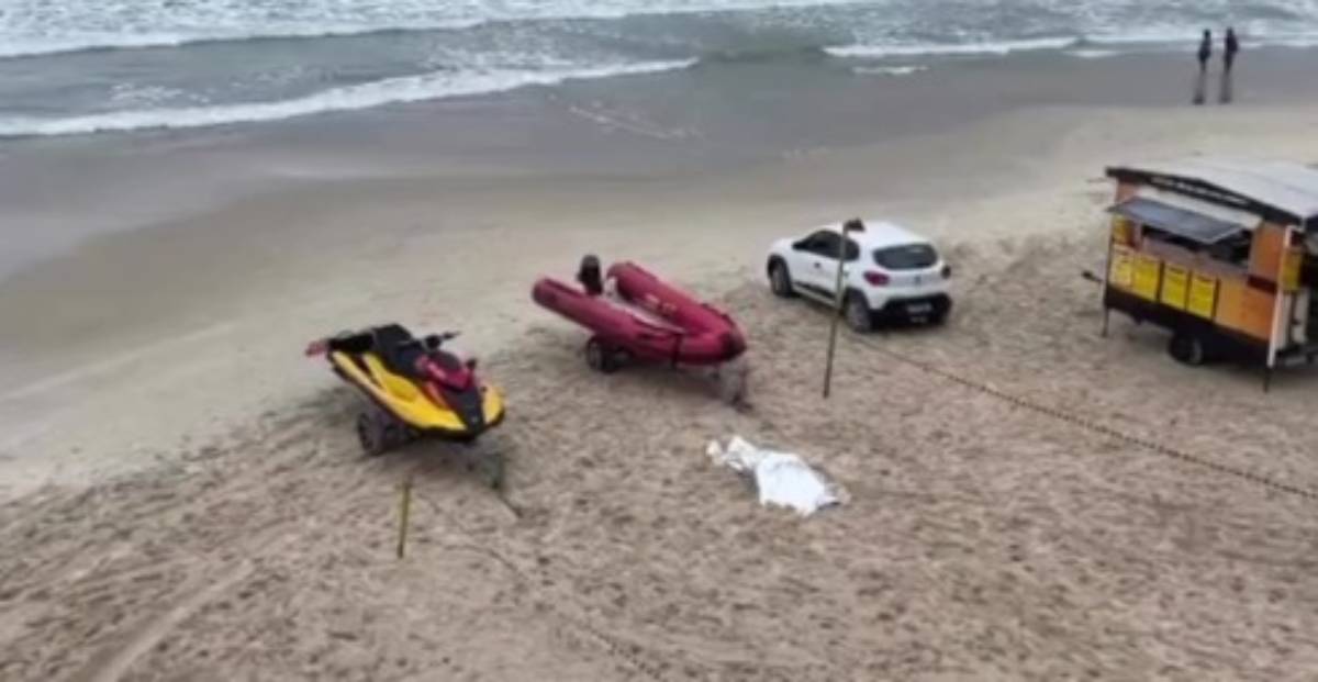 homem já apresentava rigidez cadavérica, o que indica que a morte teria ocorrido durante a noite. A Polícia Civil investiga o caso