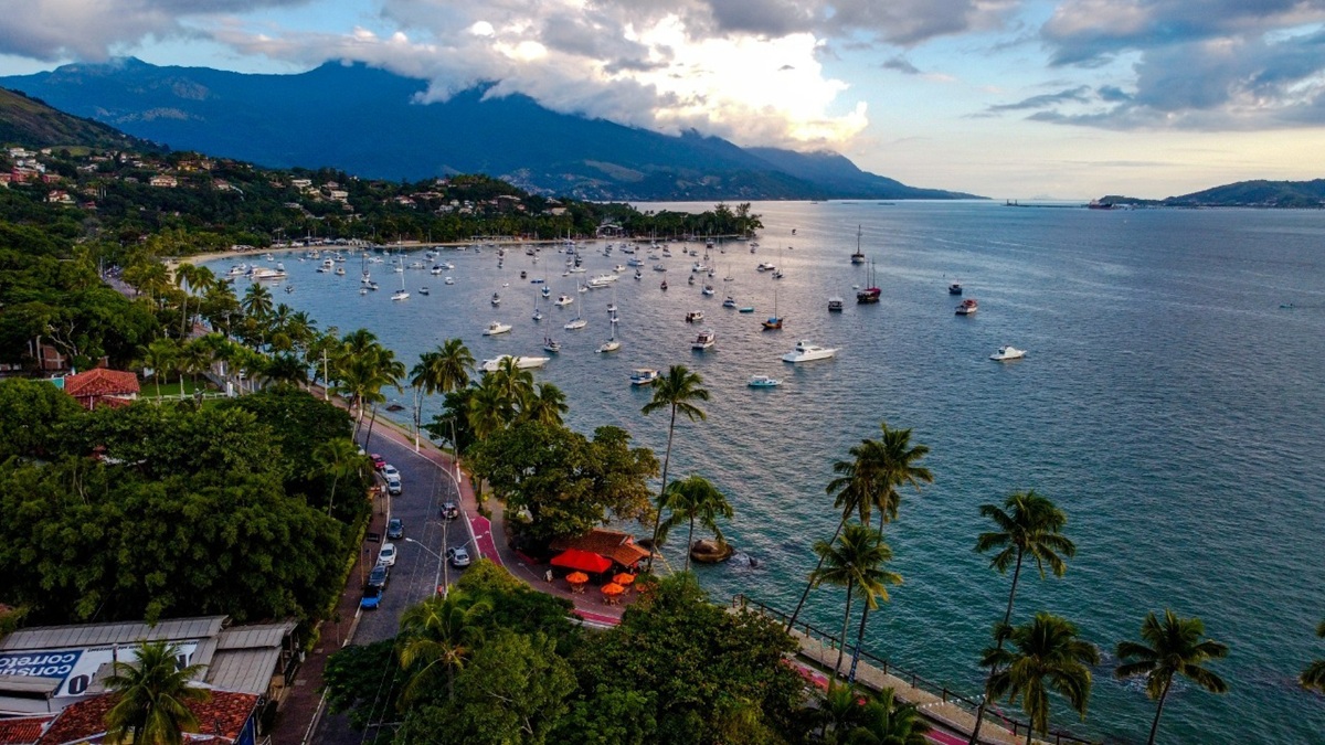 Em Ilhabela, além do Natal Luz e do Réveillon com fogos silenciosos em quatro pontos da cidade, a agenda inclui eventos esportivos, culturais e o Carnaval em Dose Dupla