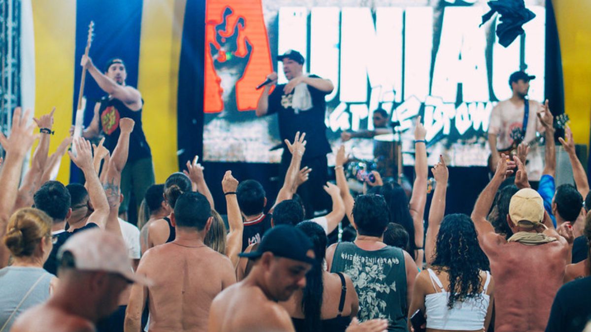 em o uso de artefatos pirotécnicos, o município foca na programação do festival que traz de costela fogo de chão a shows do Queen e Bruno Mars.