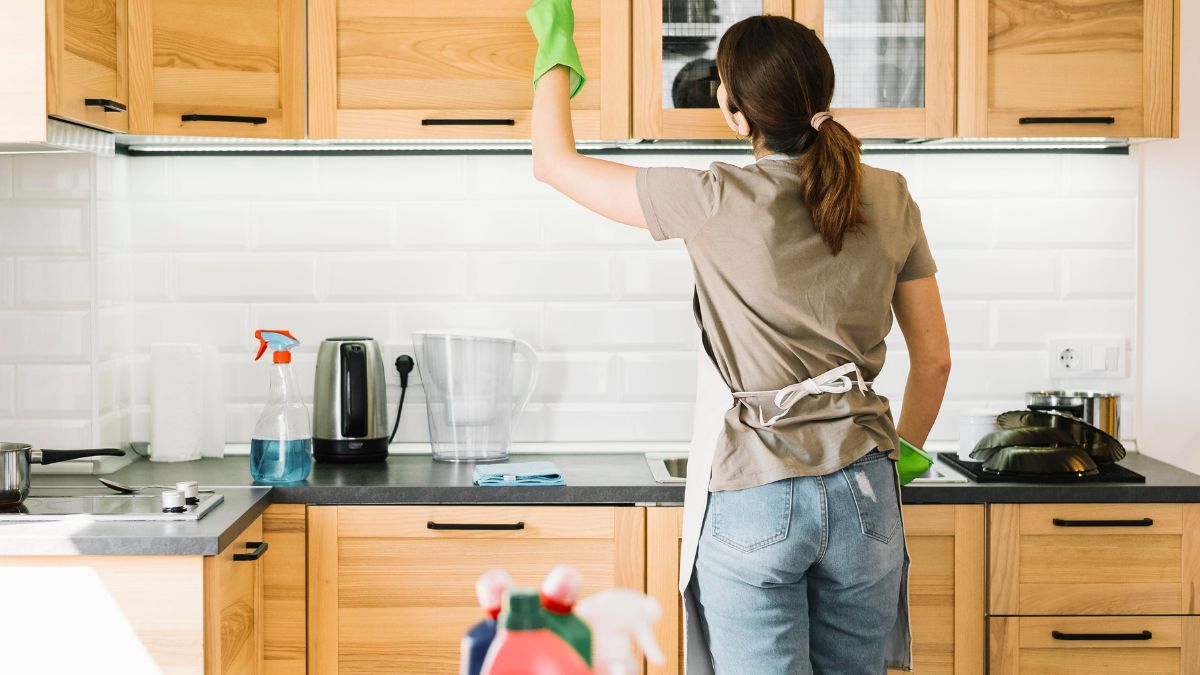 Cozinha, banheiro e área de entrada funcionam como termômetros da limpeza e costumam entregar falhas que os moradores já se acostumaram a ignorar