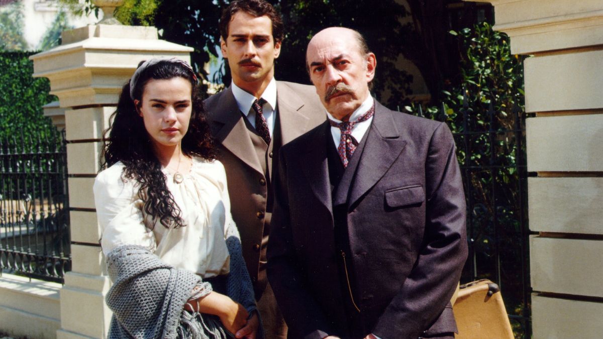 Giuliana enfrenta um dilema decisivo: lutar na Justiça para recuperar Juanito ou protegê-lo em silêncio, enquanto novas alianças e tensões familiares vêm à tona.