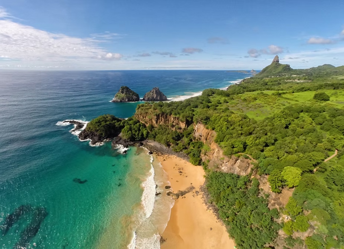 A Baía do Sancho, em Fernando de Noronha, é considerada uma das praias mais bonitas do planeta