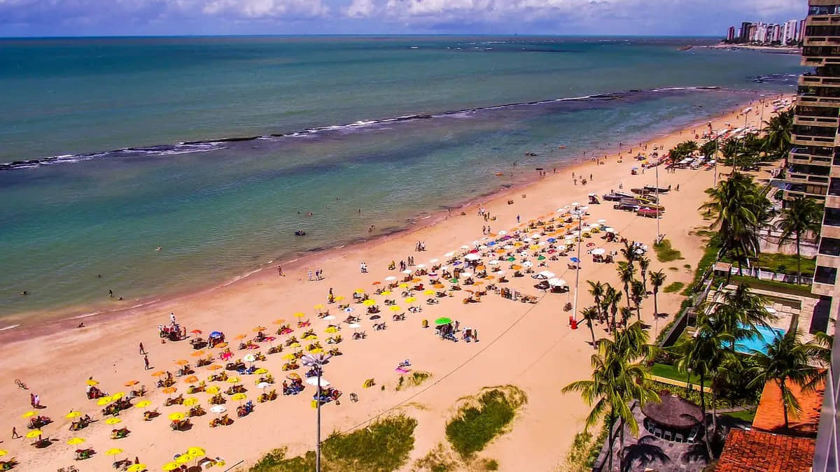 A praia de Piedade é uma das que estão próprias aos banhistas