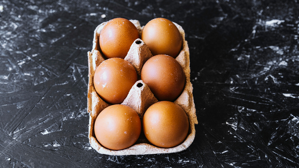 Uma delas é o uso de "meia" como sinônimo de "seis", seja ao informar um número de telefone ou ao falar em "meia dúzia de ovos".