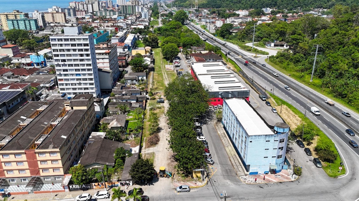 Bolsão está localizado entre a Avenida Getúlio Vargas e as margens do Rio Mongaguá