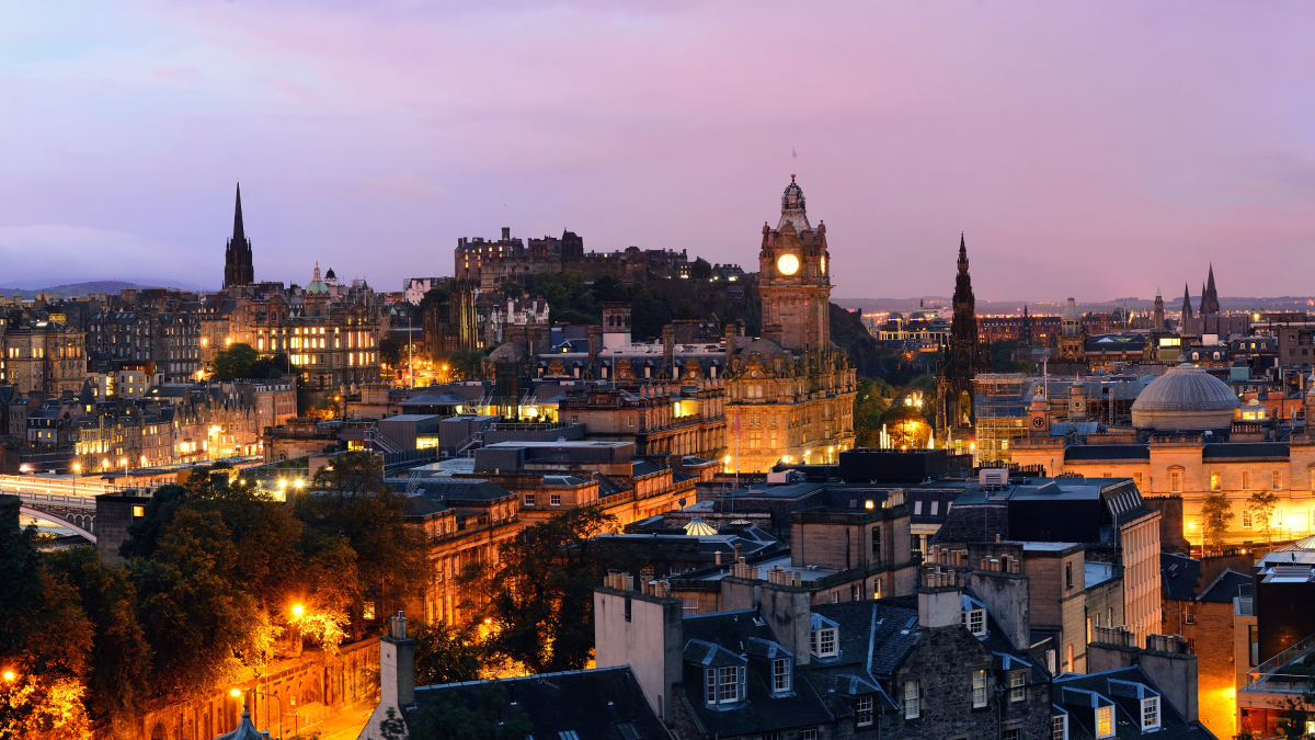 Enquanto grandes centros urbanos aceleram o ritmo, a cidade escocesa segue o caminho oposto