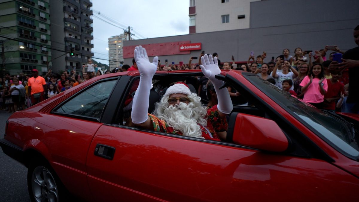São Vicente vive uma série de ações natalinas, como encontros com o Papai Noel