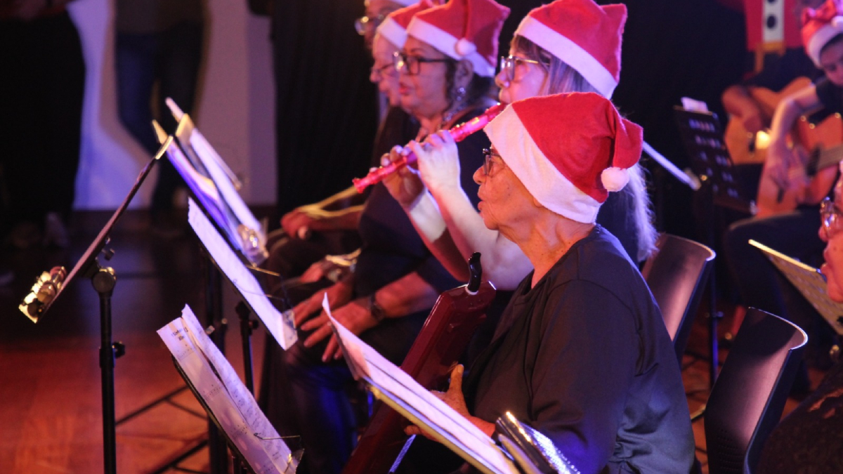 Aproximadamente 200 pessoas acompanharam o espetáculo organizado pela Secretaria de Cultura