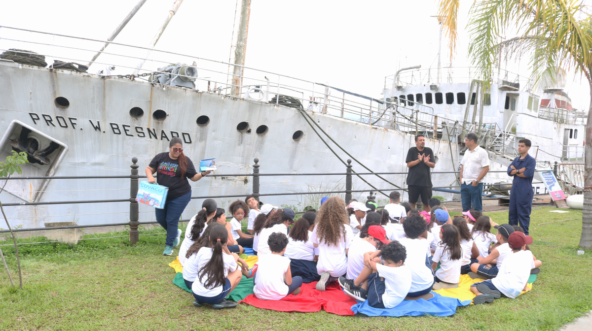 A ação uniu aprendizado prático, história e vivências literárias, aproximando os estudantes da temática polar