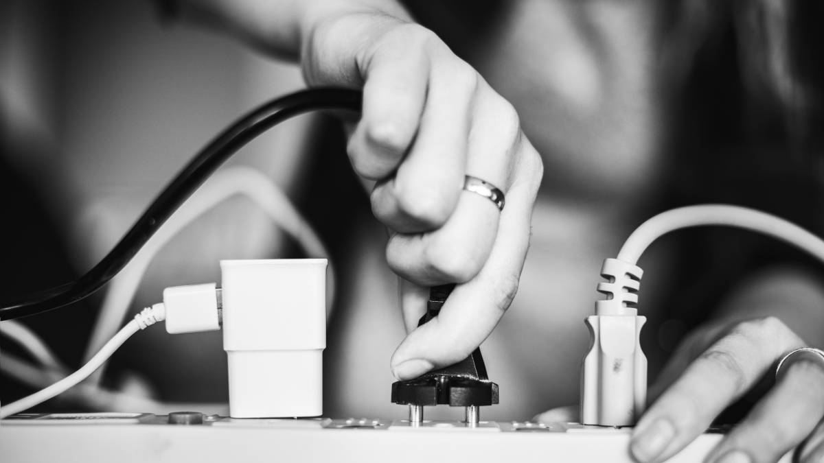 Entenda como picos de tensão causados por tempestades podem gerar um gasto inesperado e alto