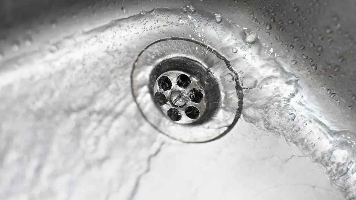 Guia completo com soluções caseiras eficazes e o único método que resolve entupimentos graves de vez.