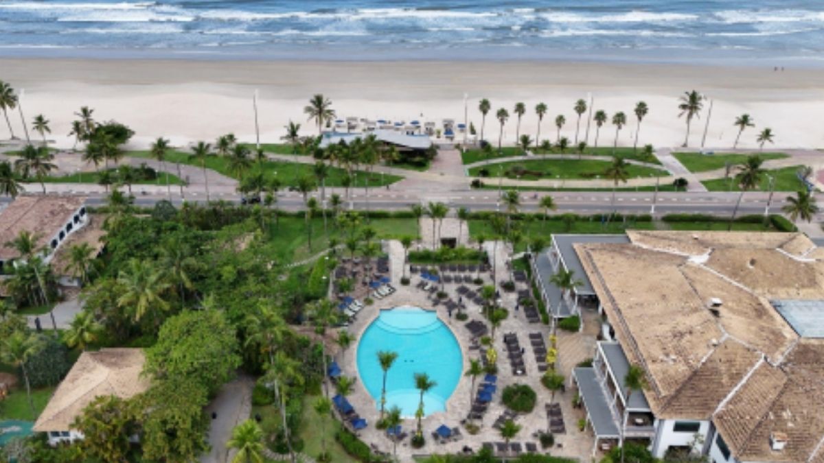 Com arvorismo, laser tag e matinês infantis, o resort é opção para quem quer diversão monitorada para os filhos enquanto aproveita o Beach Club.