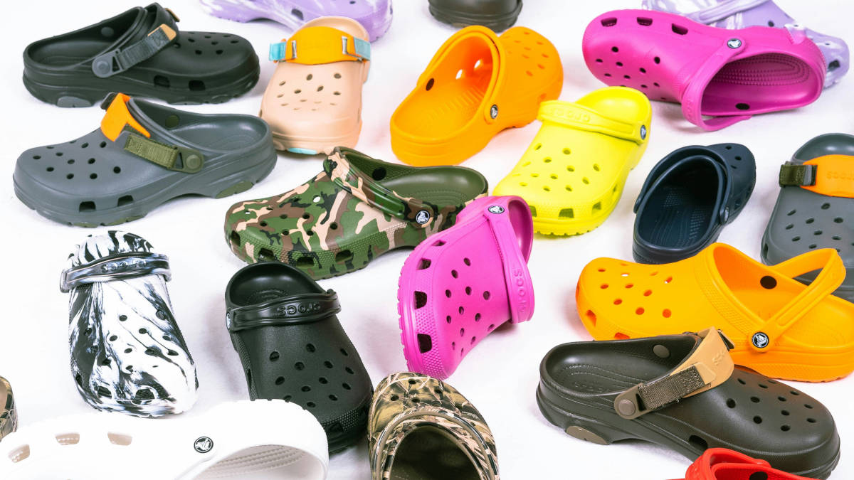 Entenda por que o especialista libera o uso só em trajetos curtos, como após o banho, e recomenda evitar escola e parquinho.