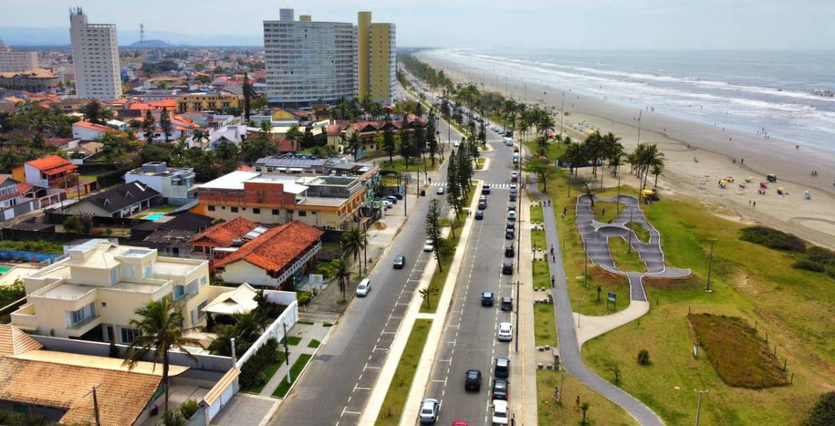 O espaço contará com diversas atividades, como aulas de dança, quadras de beach tênis e vôlei de praia, animação com DJs, além de sorteios de brindes e ativações promocionais.