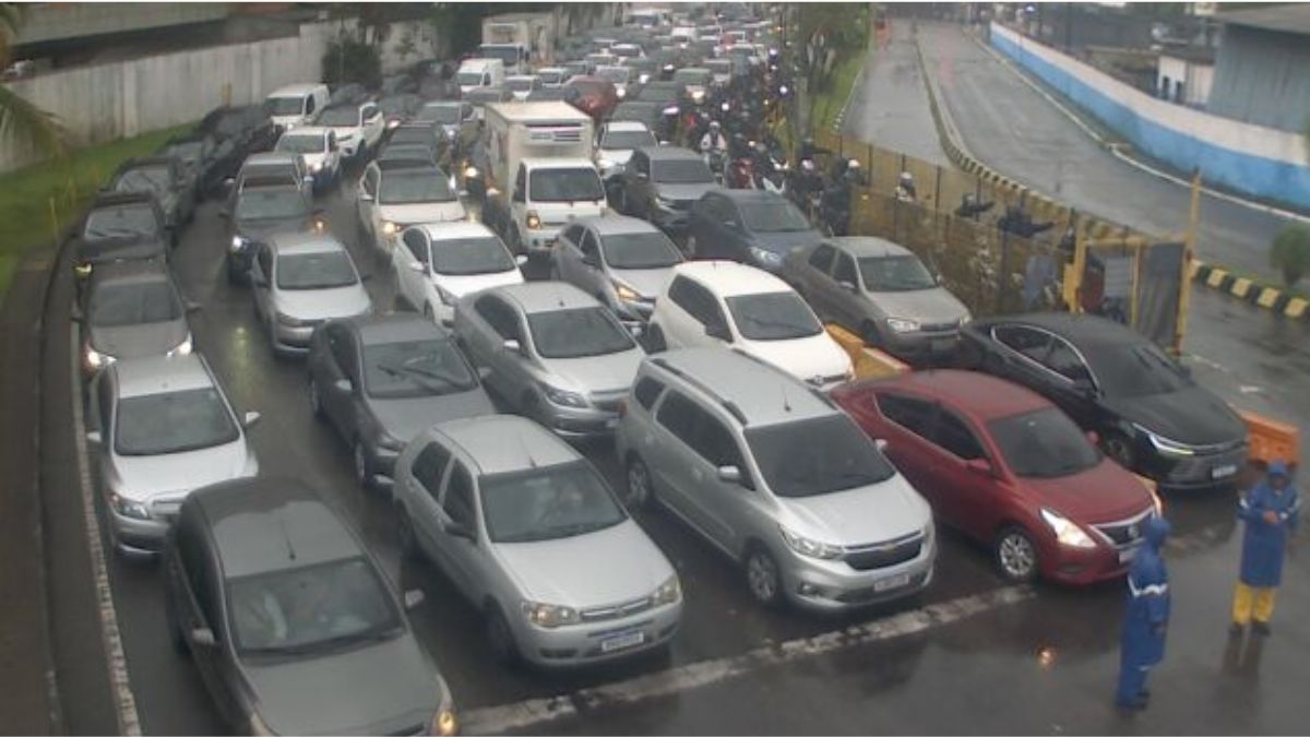 Travessia de balsas registra tempos longos de espera