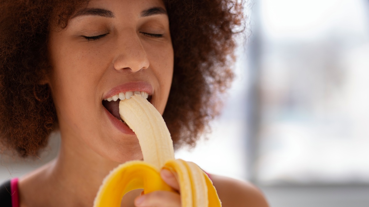 Melhore a segurança alimentar da sua casa com passos fáceis para limpar e armazenar corretamente suas bananas