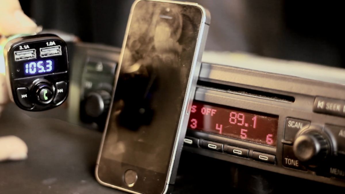 Entenda por que o transmissor FM é a solução favorita dos motoristas para conexão sem fio