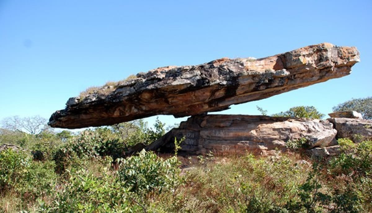 Reconhecida oficialmente em 2024 como Capital Goiana dos Cristais, Cristalina reúne atributos geológicos raros, logística privilegiada e uma economia diversificada