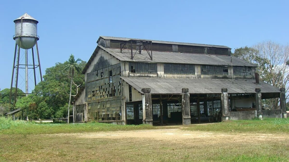 Fordlândia não é apenas uma cidade abandonada: é o que restou de um projeto megalomaníaco de Henry Ford, fundador da Ford Motor Company