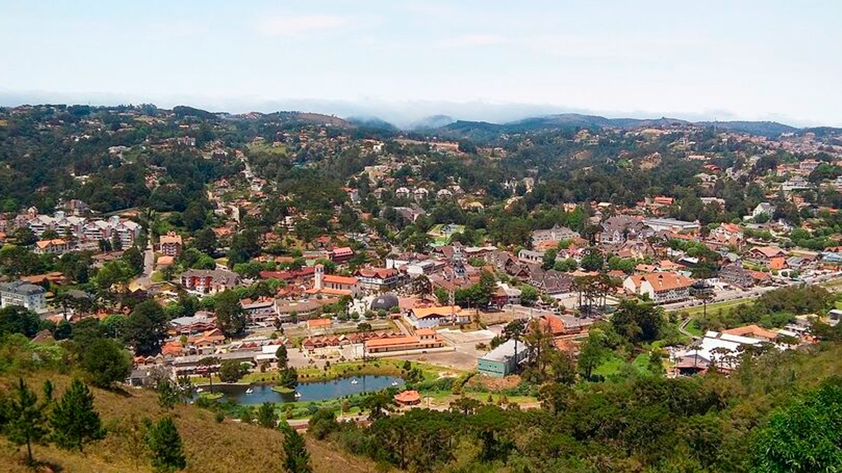 Conhecida como a cidade mais alta do Brasil, Campos do Jordão fica no interior de São Paulo e está a impressionantes 1.628 metros acima do nível do mar