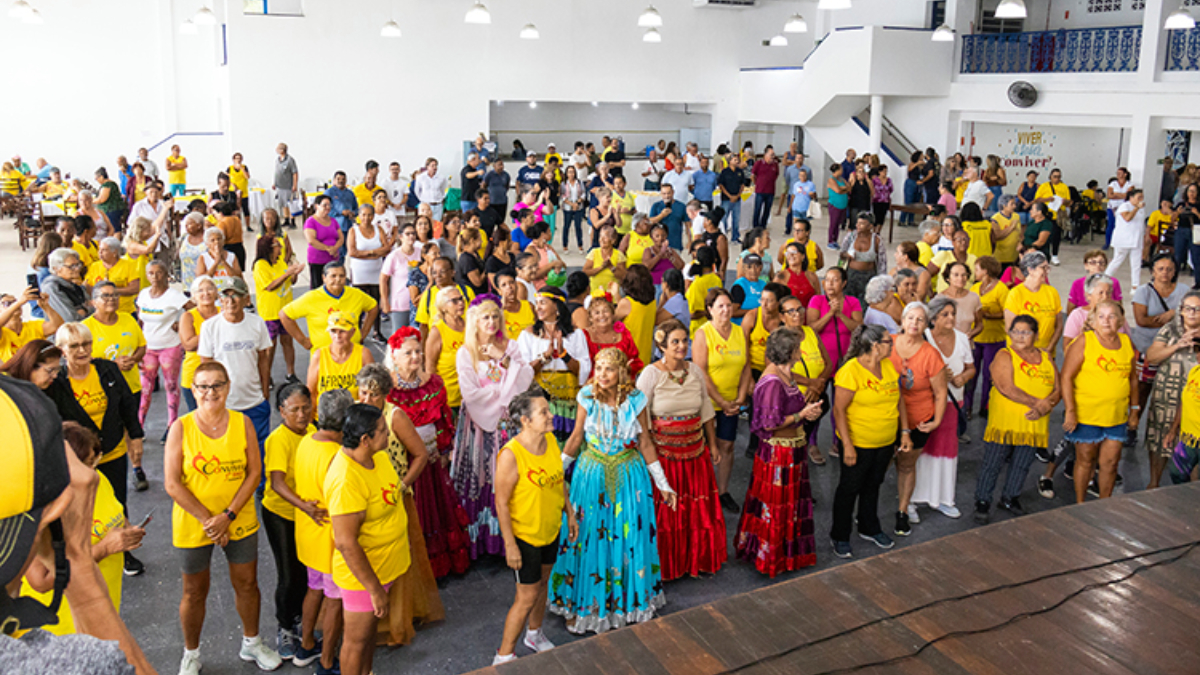 O Conviver está localizado na Rua Sebastião das Dores, 29, na Praia dos Pescadores