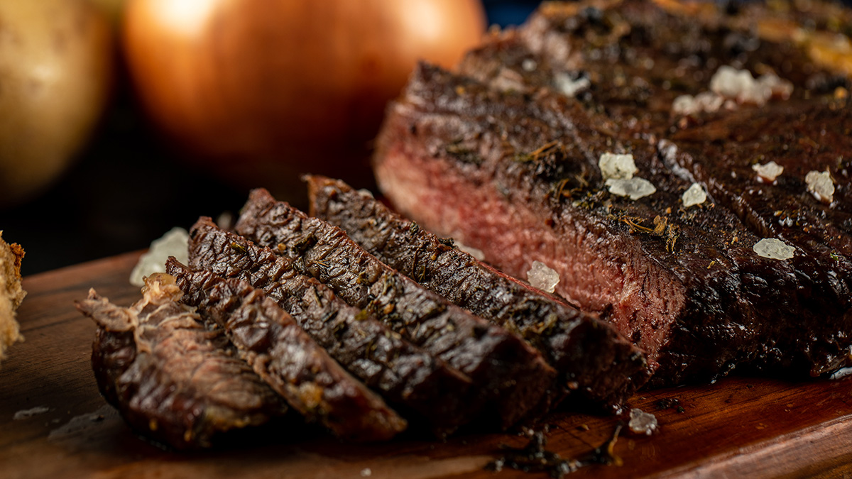 Quando o assunto é carne macia e cheia de sabor, muitos consumidores pensam automaticamente em cortes nobres.