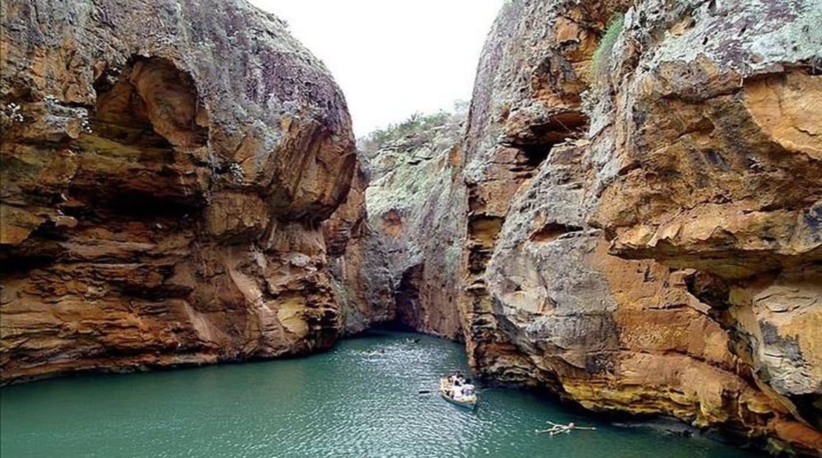 O maior espetáculo da região é, sem dúvida, o passeio pelos Cânions do Xingó