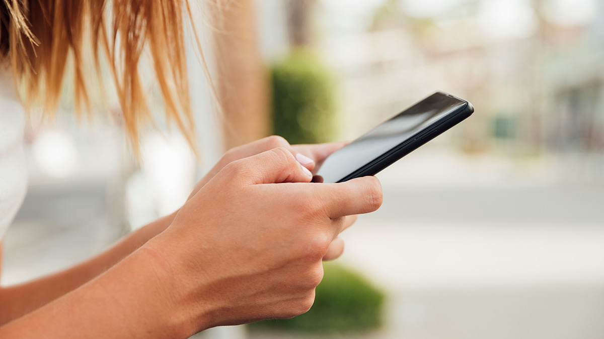 Quando o uso do smartphone prejudica relacionamentos, desempenho e bem-estar, especialistas recomendam buscar ajuda