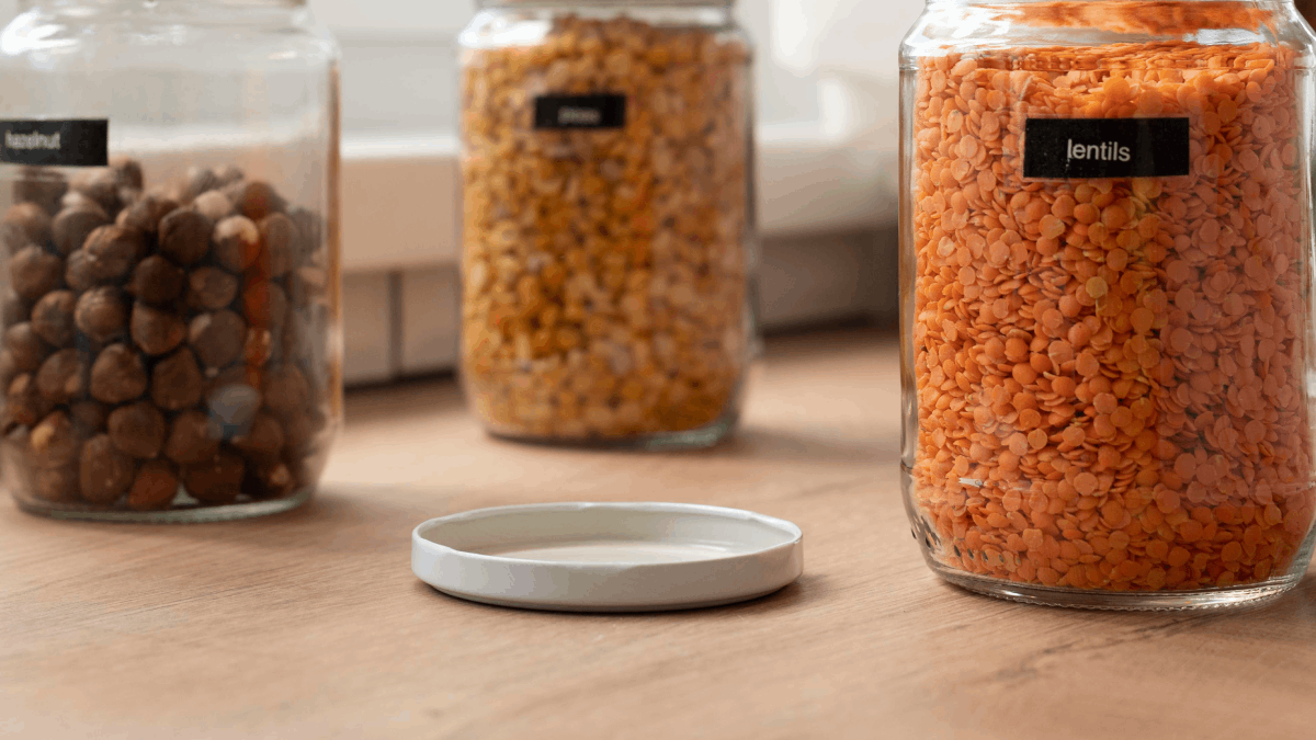 Saiba como dar um destino útil e criativo para as tampas de vidro