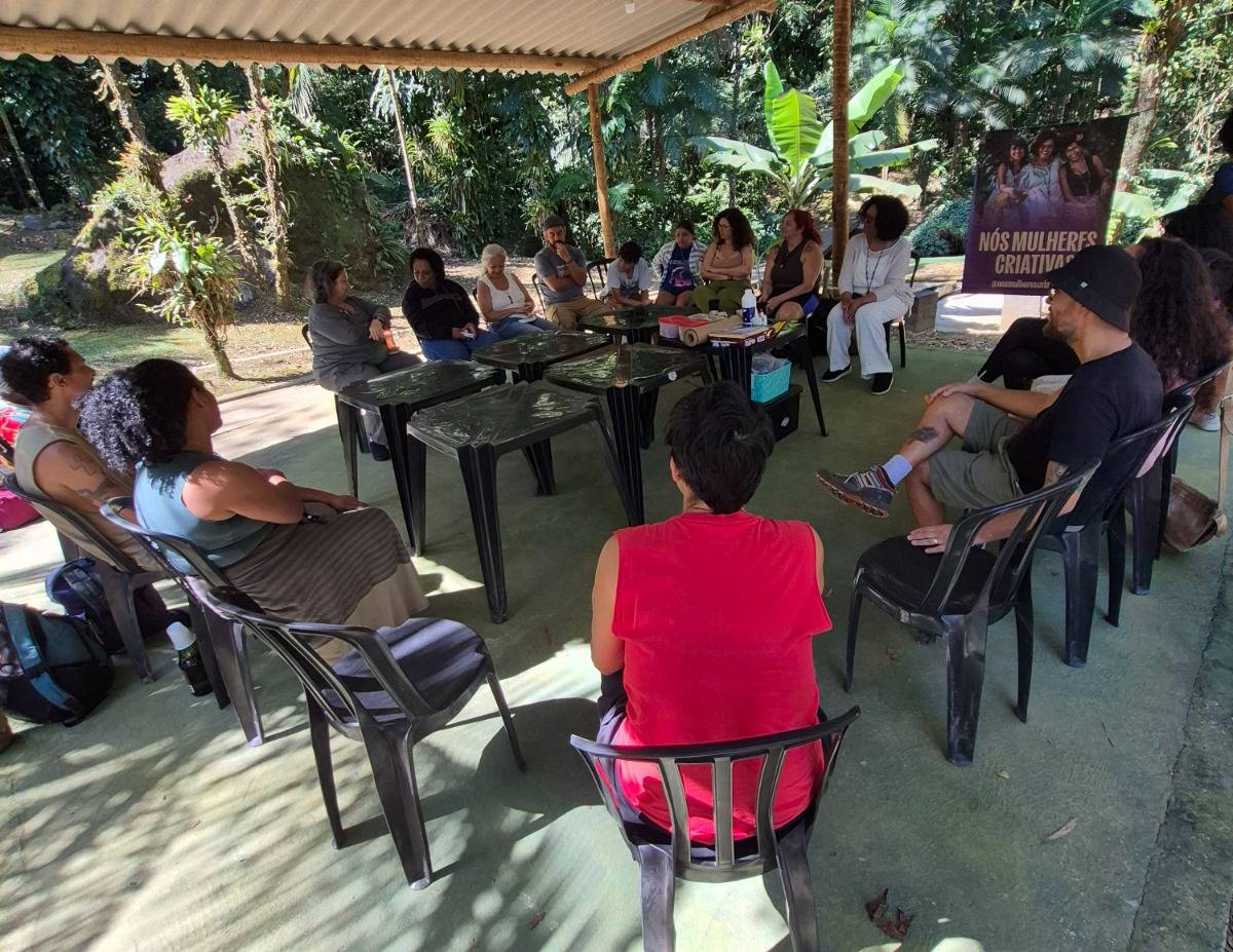 Livros, fanzines, oficinas, música e debates são as atividades no Espaço Semente Negra, em Peruíbe