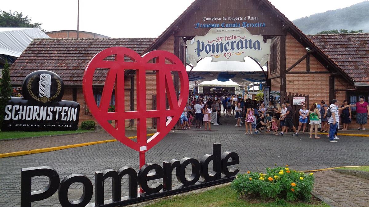 De festas típicas ao idioma, veja por que Pomerode é a cidade mais germânica do Brasil