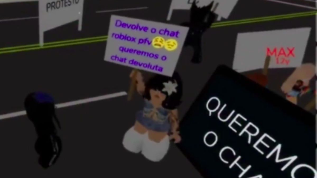 Crianças utilizam placas dentro do Roblox para protestar contra a restrição do chat, levantando debates sobre liberdade de expressão e segurança digital