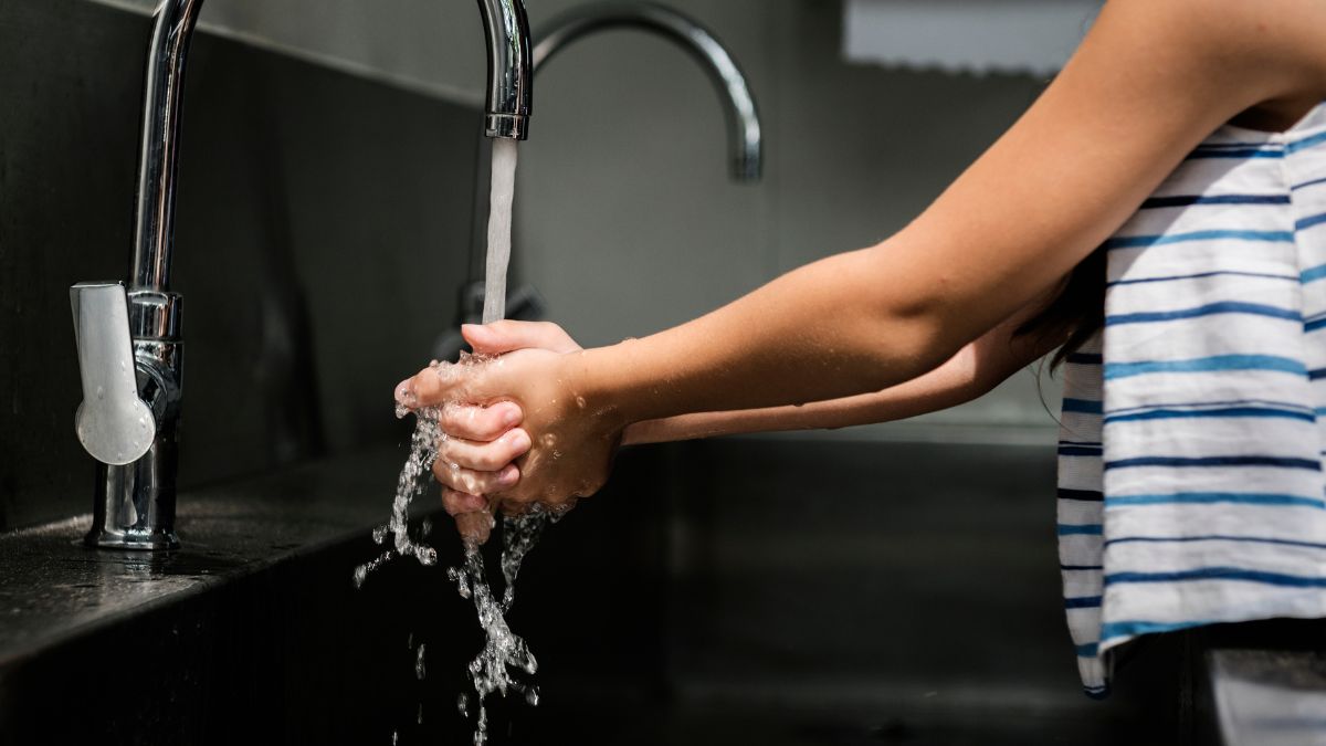 Sua conta de água sobe em janeiro mas fica na margem projetada pela empresa