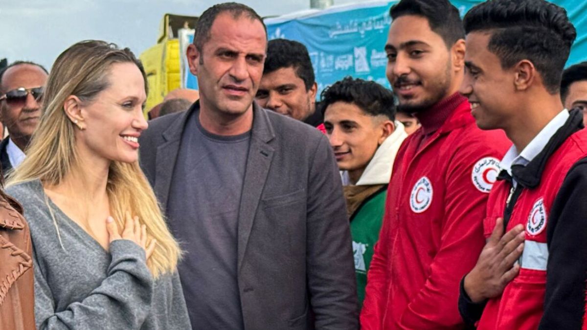 Angelina Jolie surge na fronteira de Gaza em meio a bloqueio