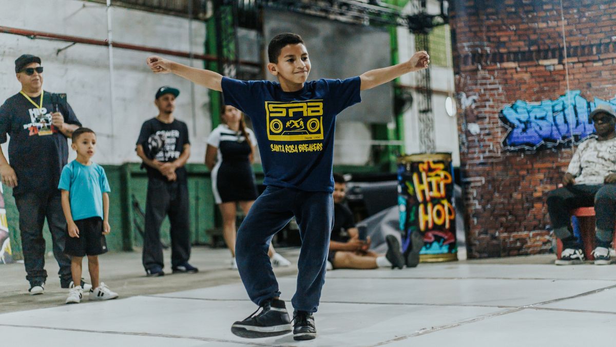 Alongamento, FitDance, ritmos, lambaeróbica e axé fazem parte das opções gratuitas com profissionais.