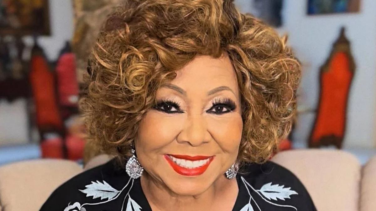 Crime aconteceu em via movimentada da Zona Norte; motorista passava pelo local e não sofreu ferimentos.